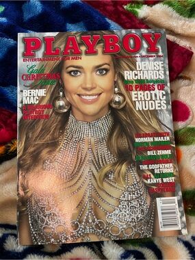 Playboy Magazine December 2004 - Gala Christmas Issue, Denise Richards